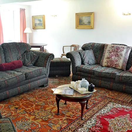 Nyaraló Fathers House